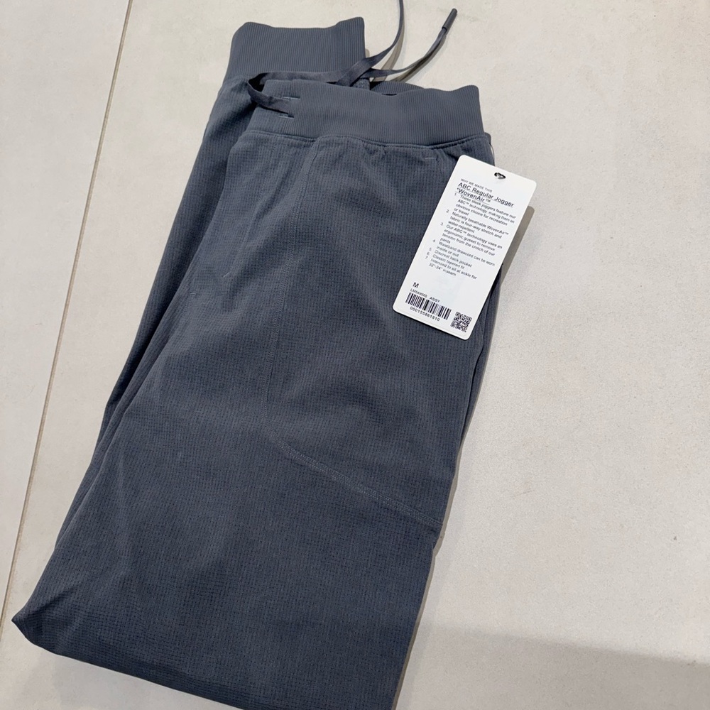 Lululemon ABC Regular Jogger “Woven Air”